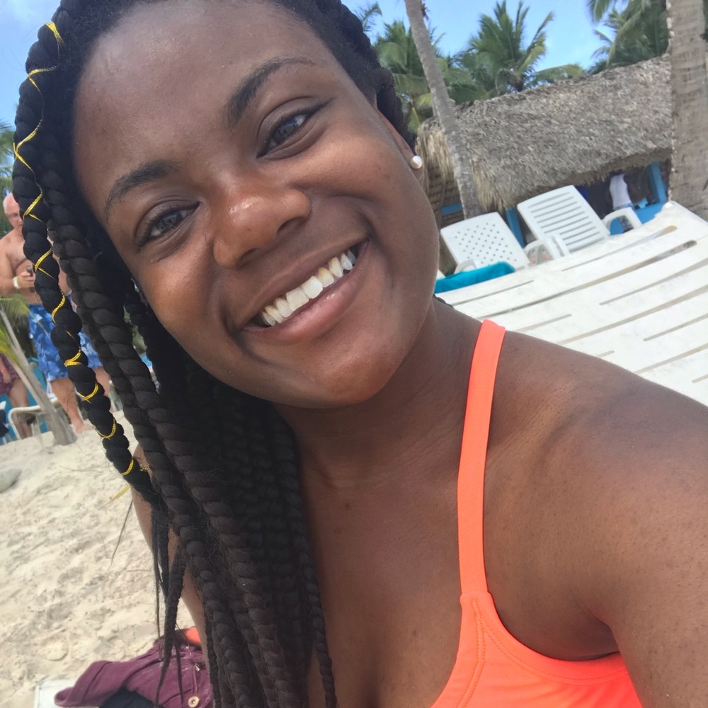 Meet your Posher, Alicia